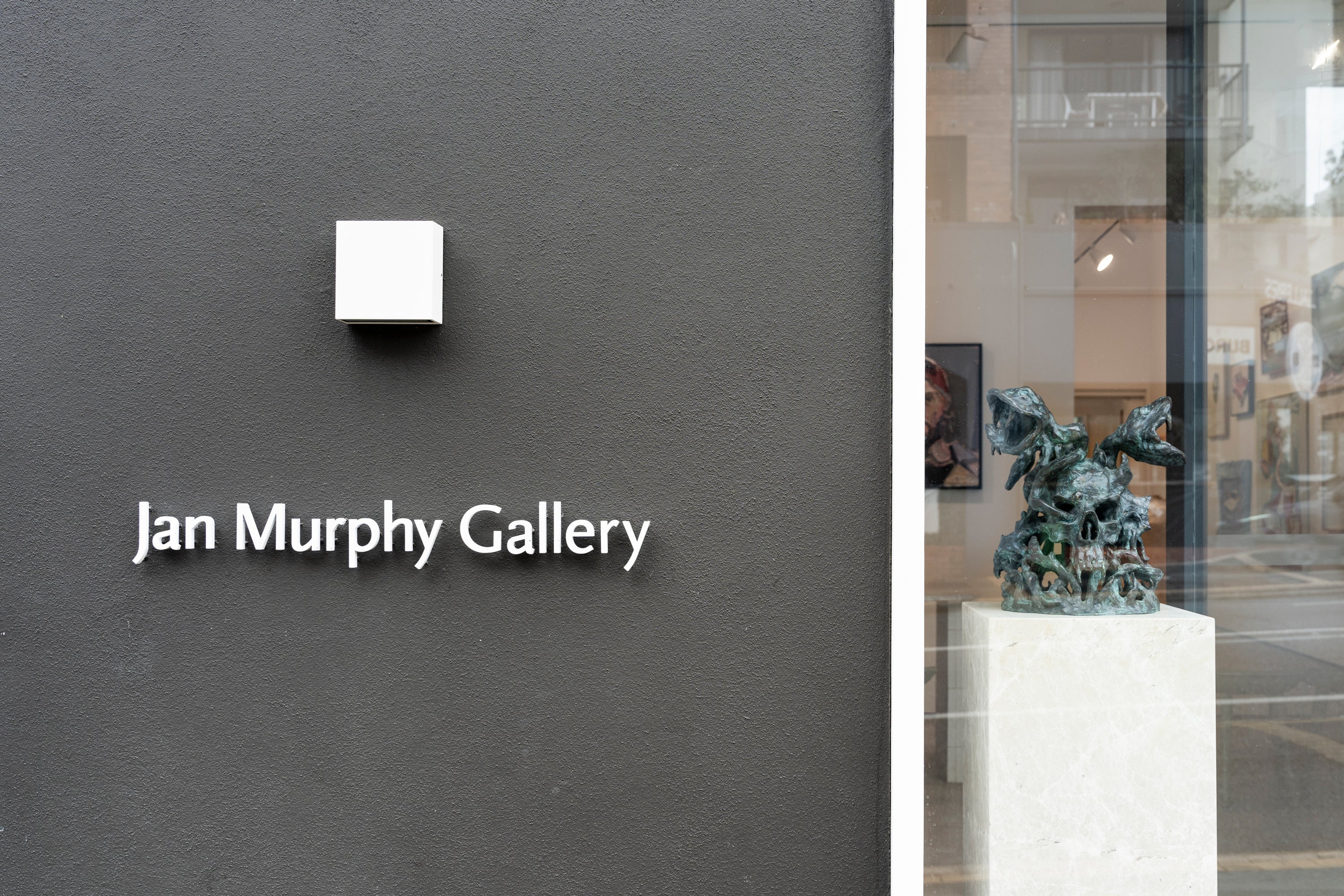 Jan Murphy Gallery Celebrates 30 Years with Pearls by Melanie Katsalidis