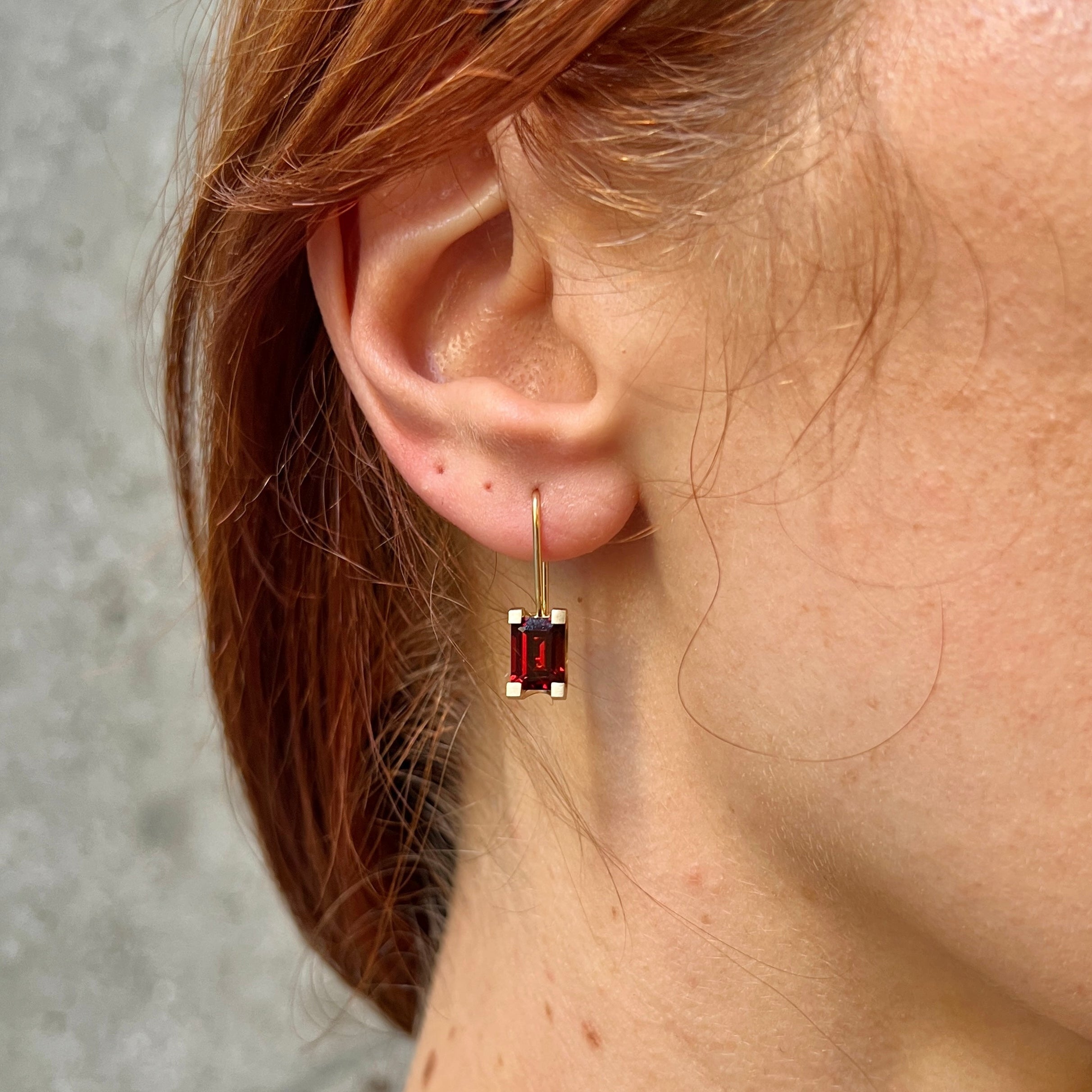 Yellow Gold Curve Claw Earrings