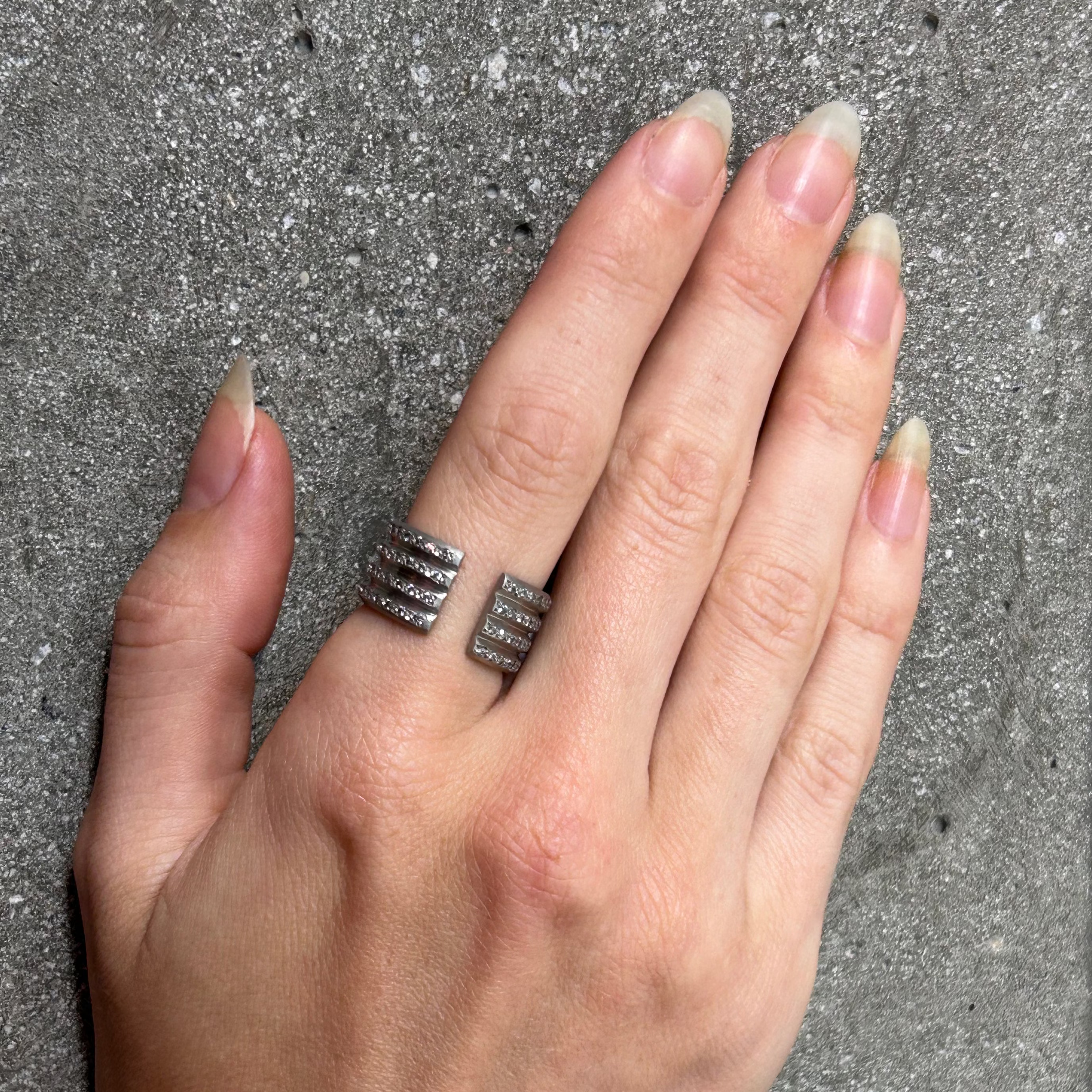 Ridge Grey Diamond Ring