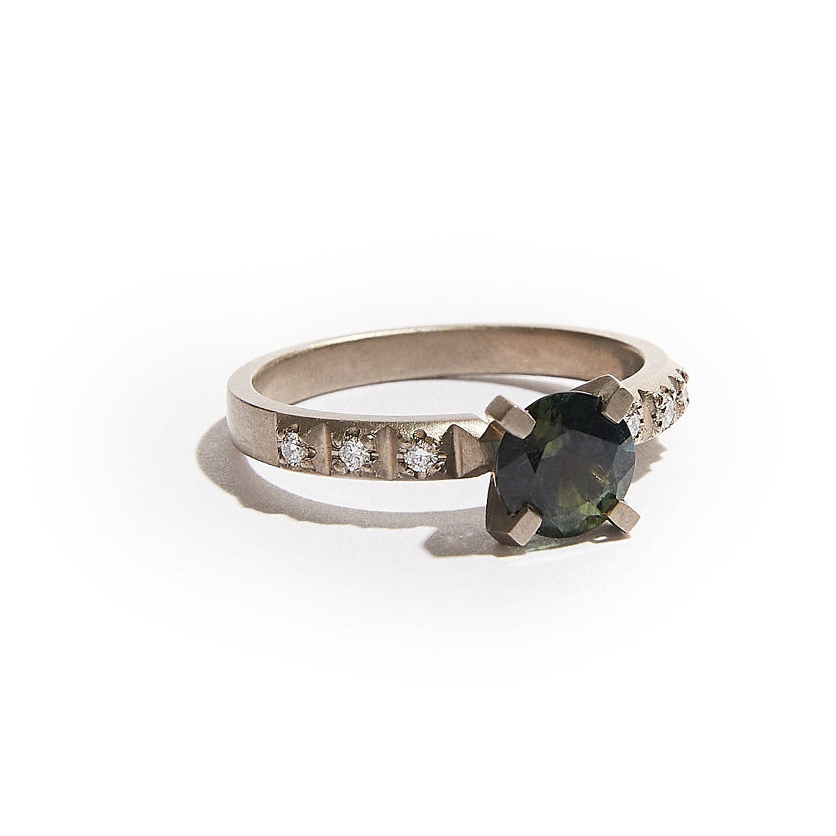 Novem Sapphire Ring