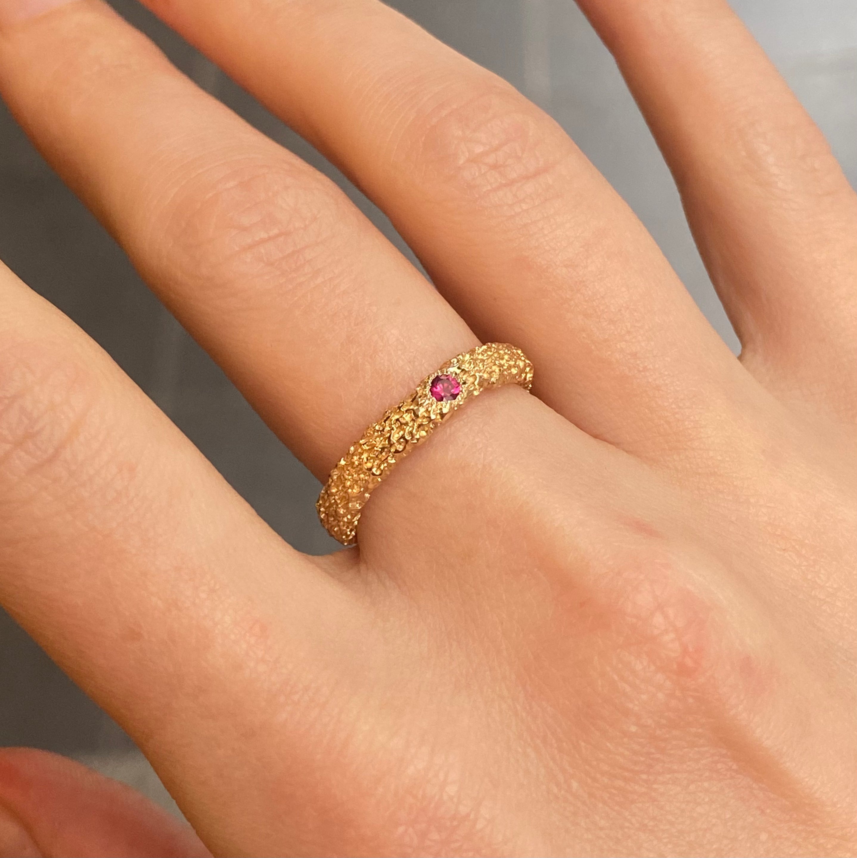 Graceful Inner Island Ring