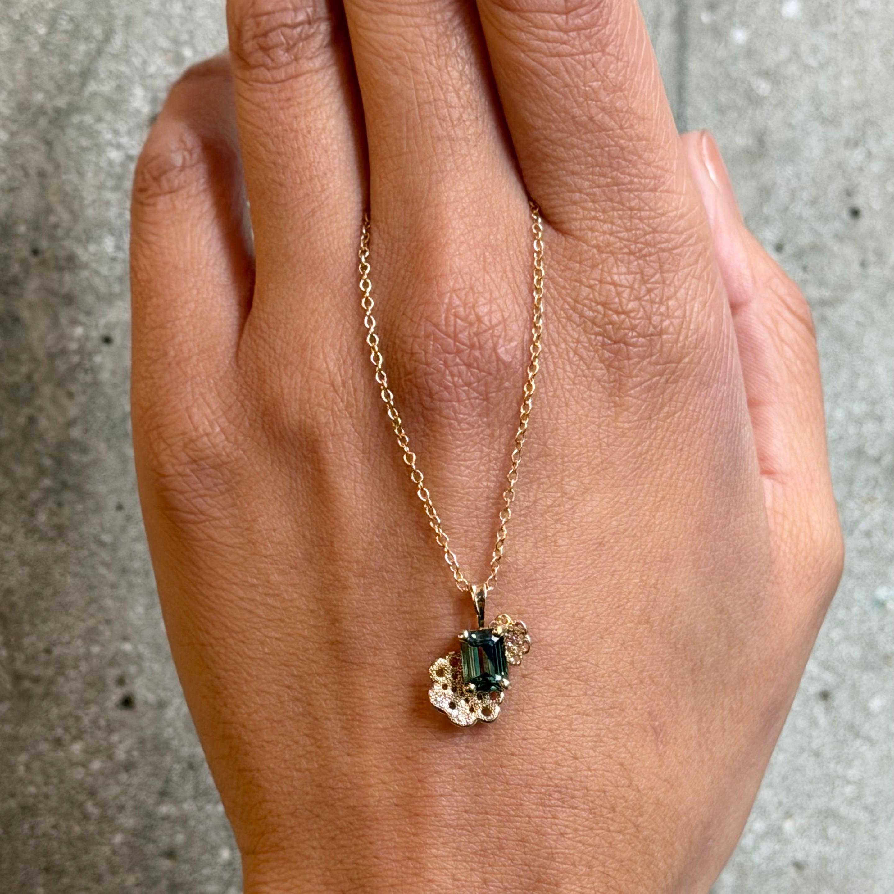 Auric Arc Parti Sapphire Pendant