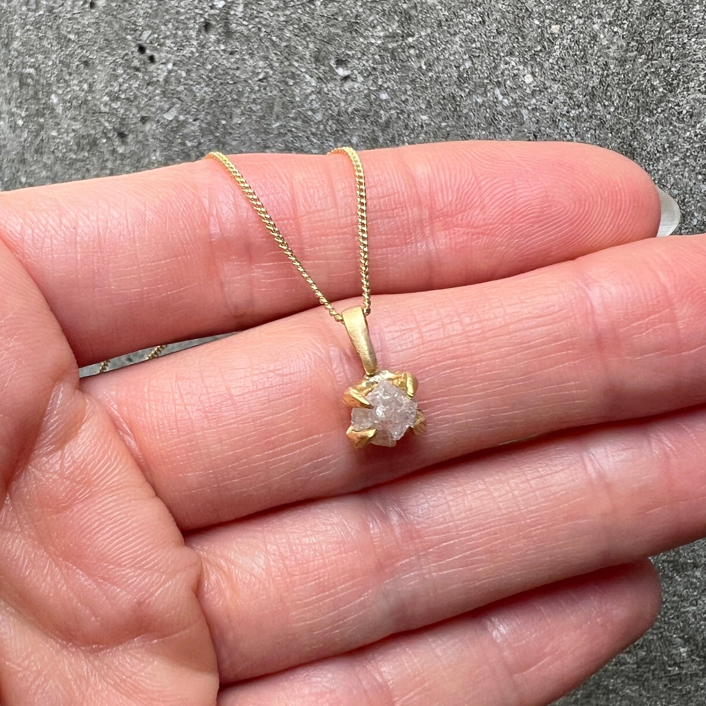 Willa Pendant