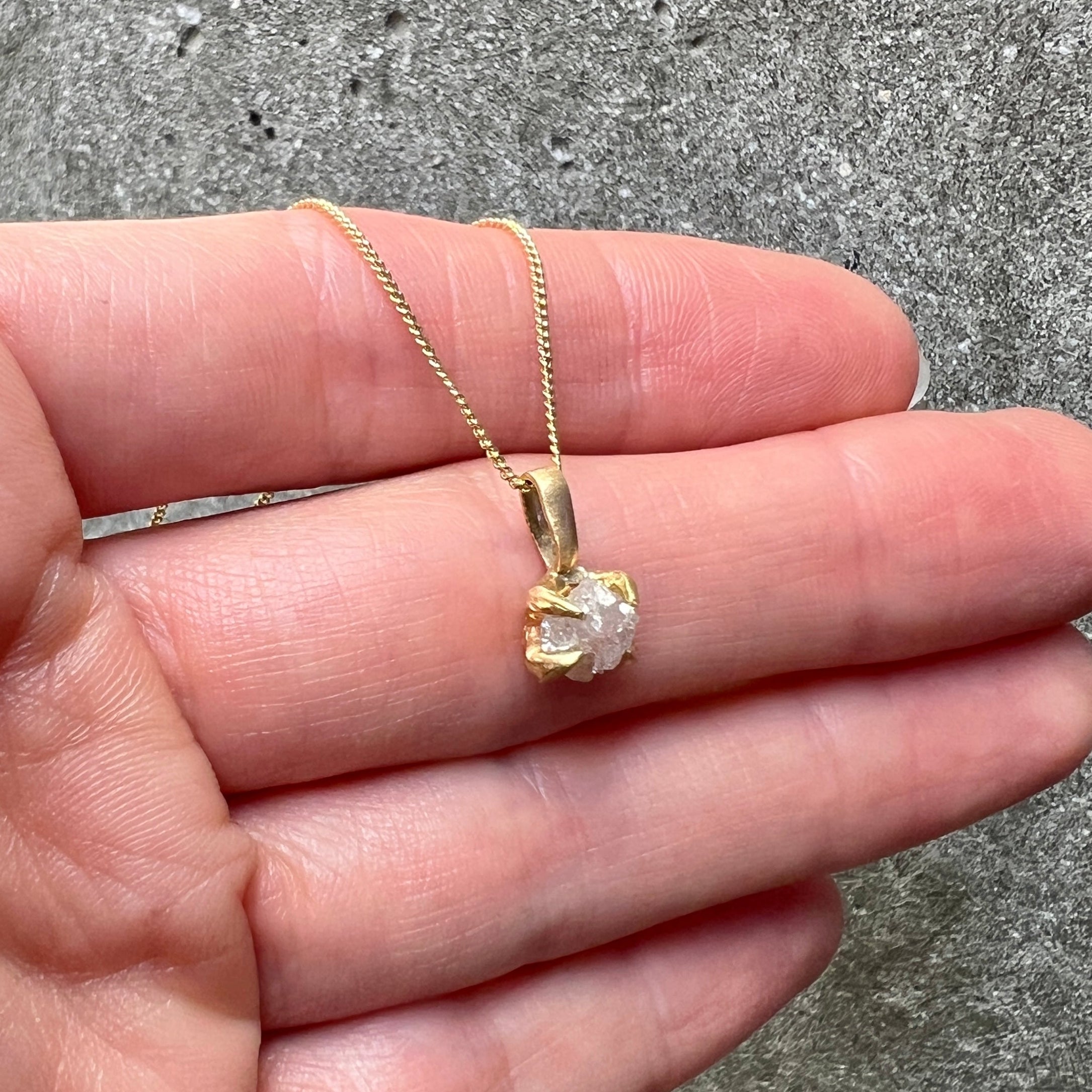 Willa Pendant