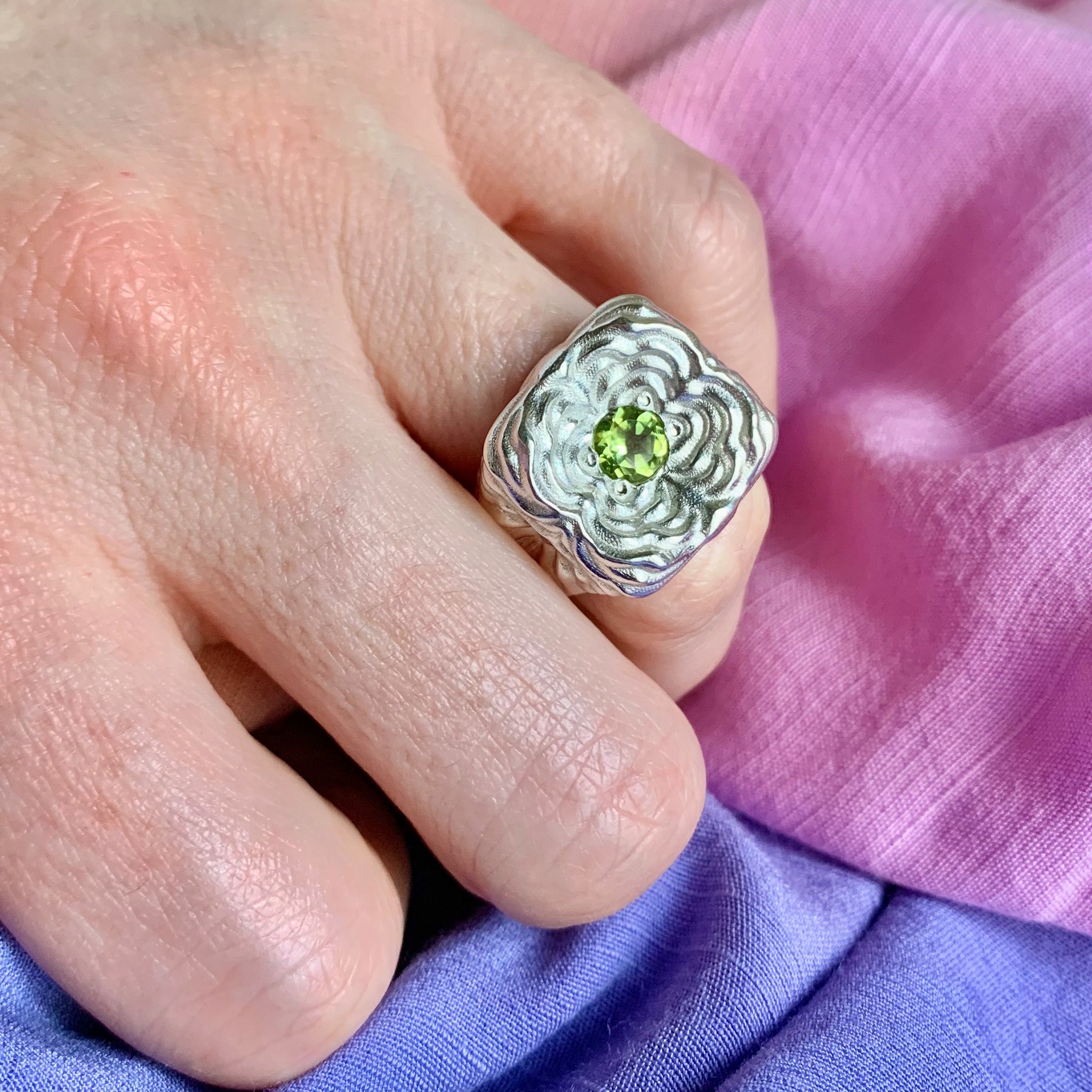 Peridot Crease Ring