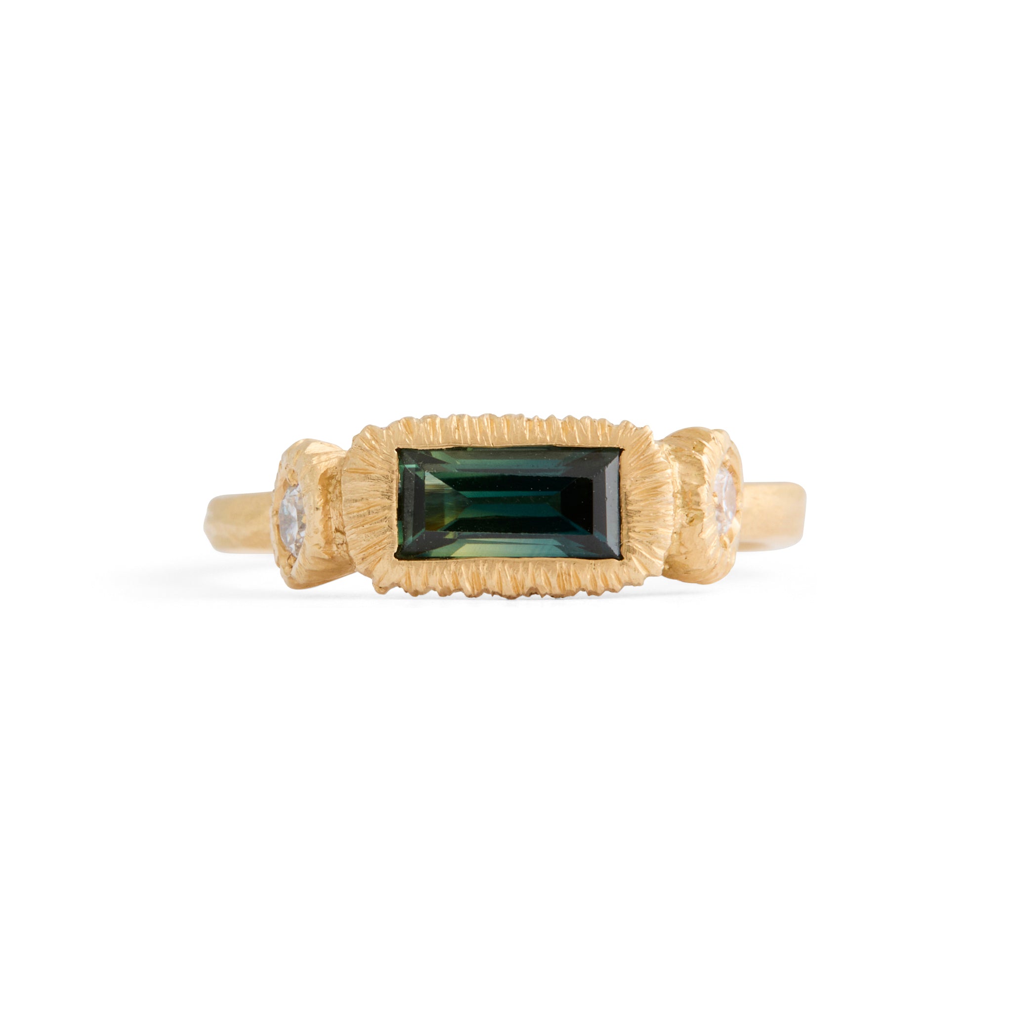 Petite Plateau Ring