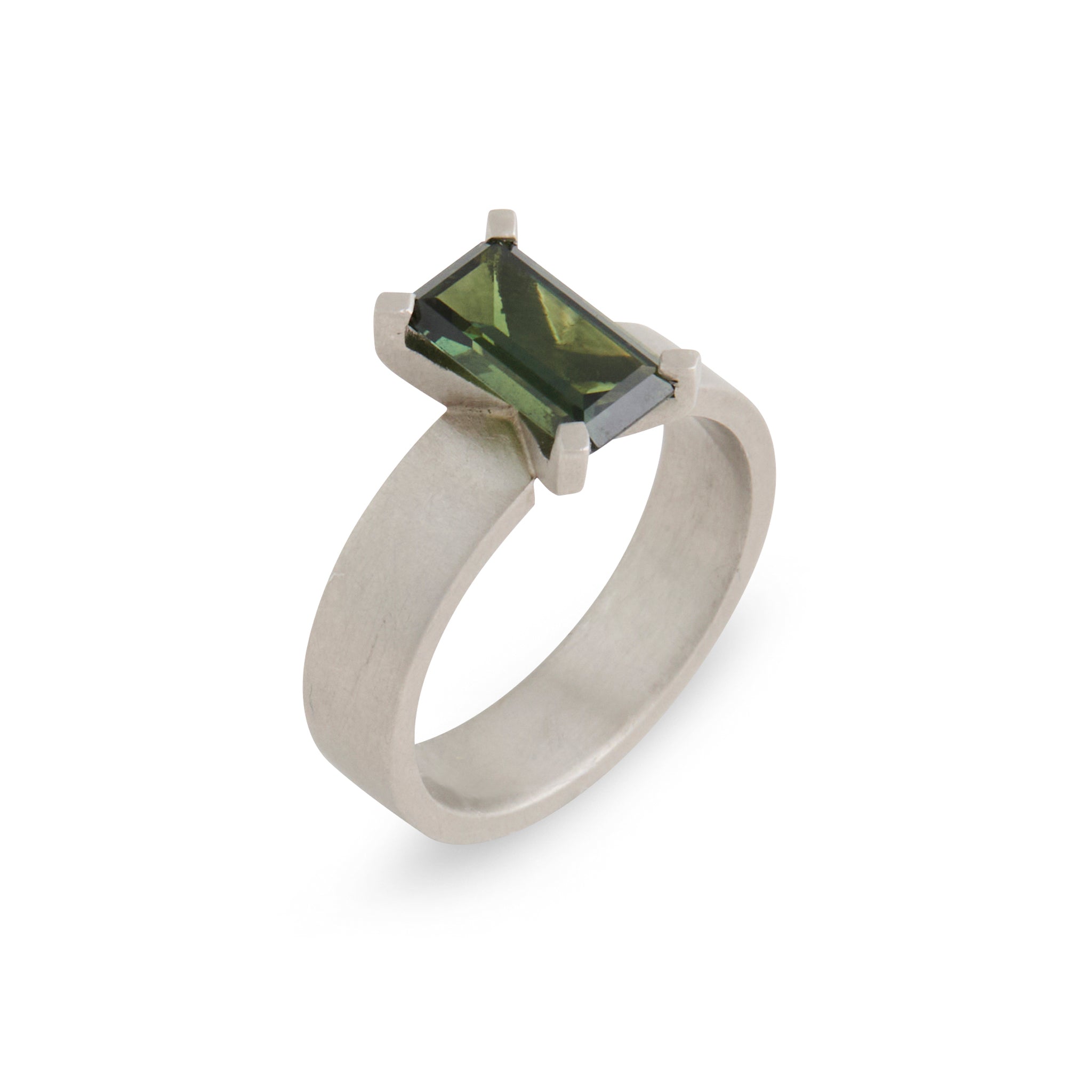 Dias Sapphire Ring