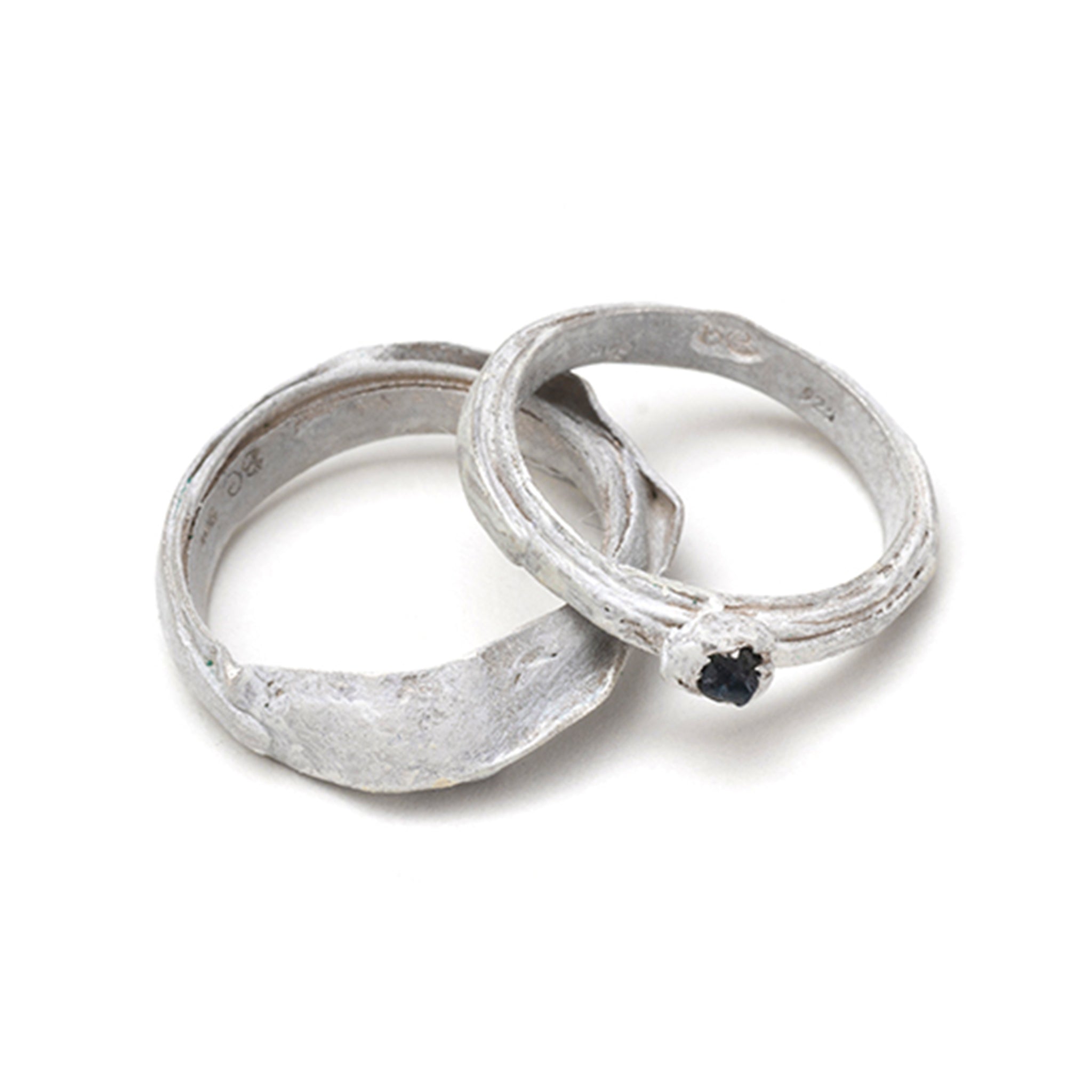 Raw Details Painted Ring