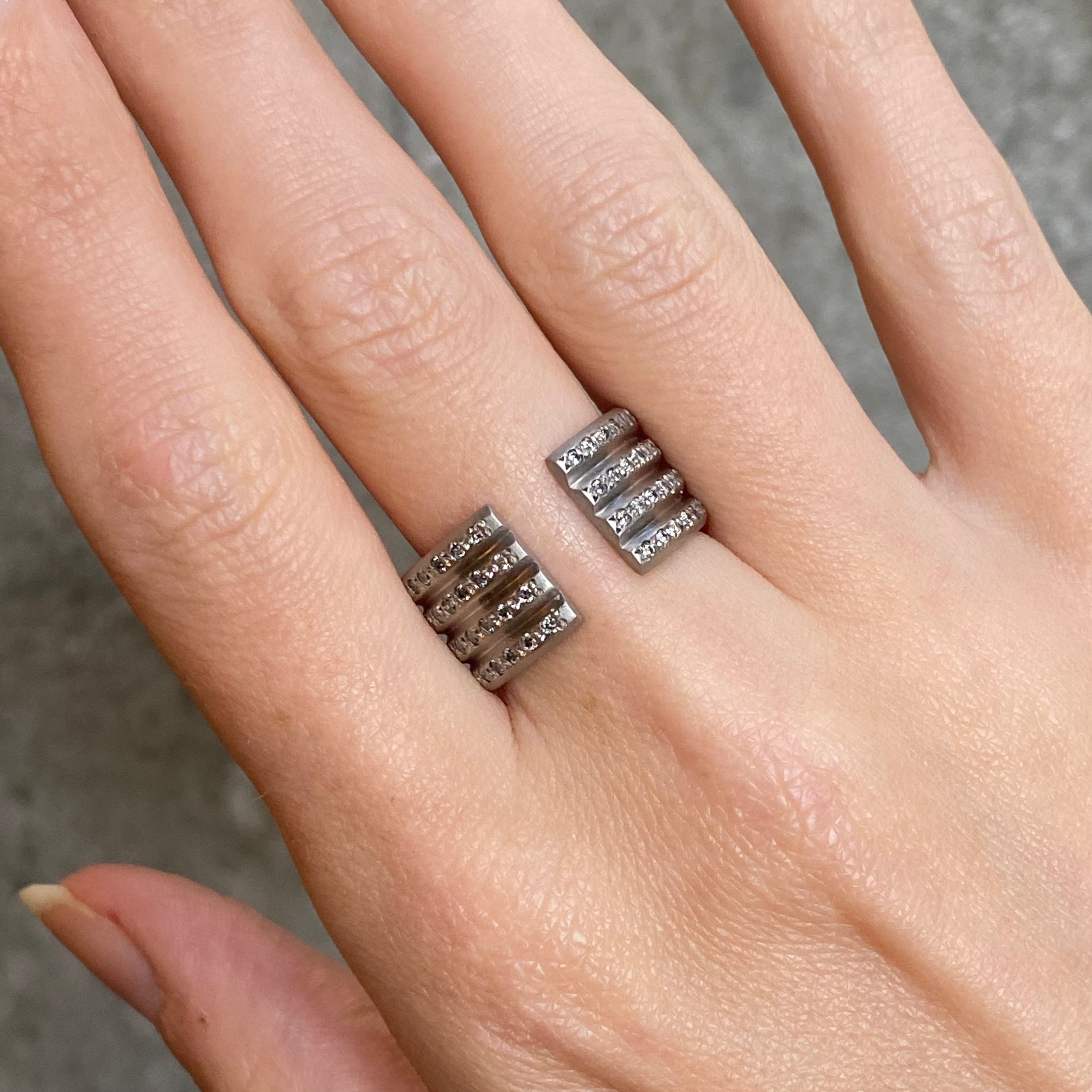 Ridge Grey Diamond Ring