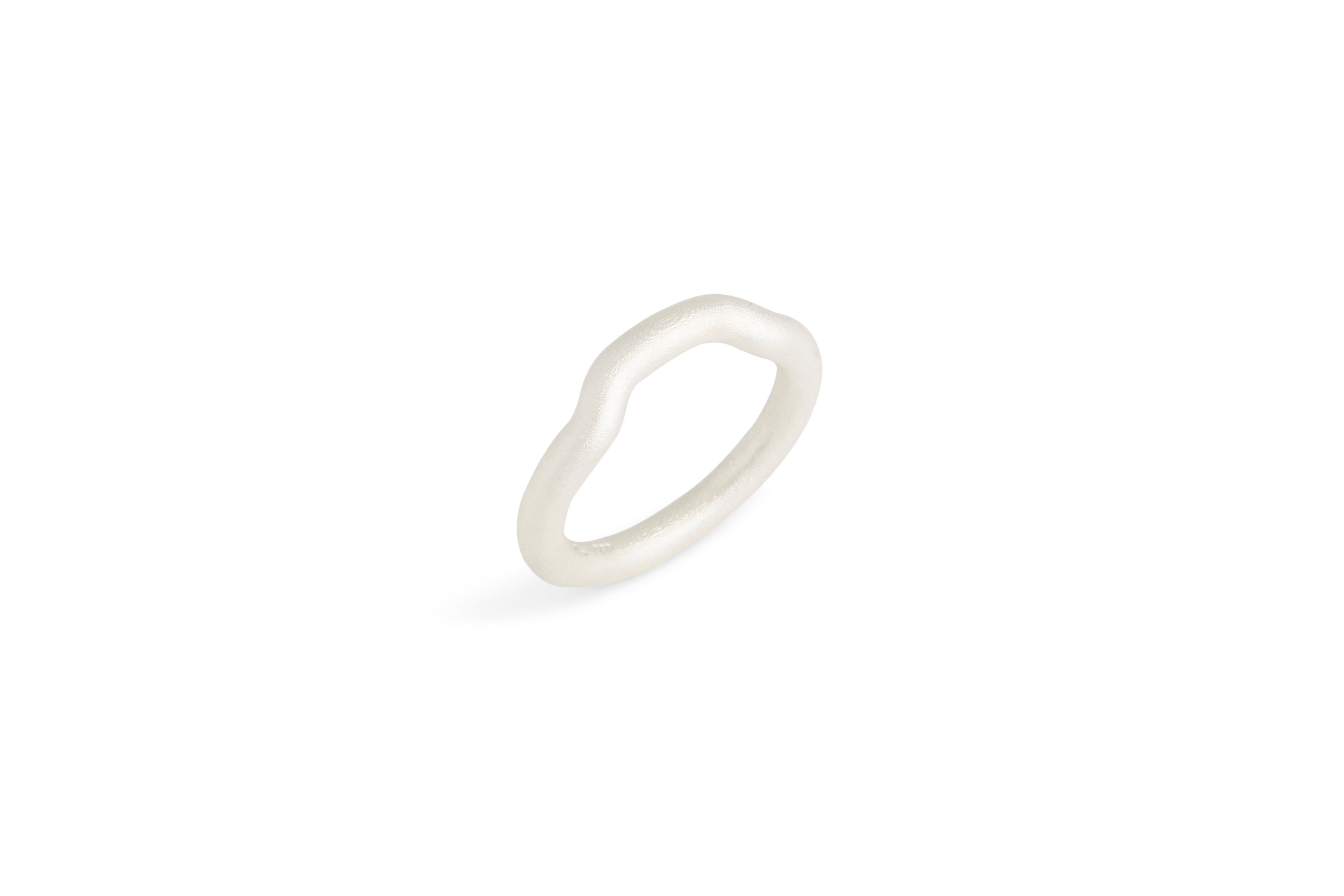 Metallic Contour Band Ring