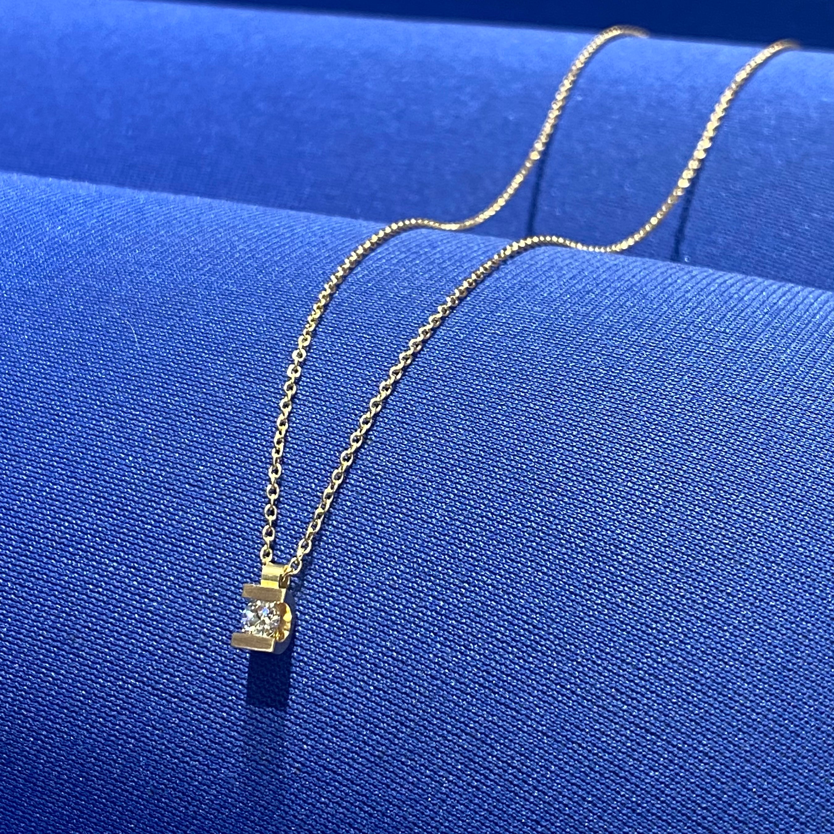 Diamond Curved Pendant