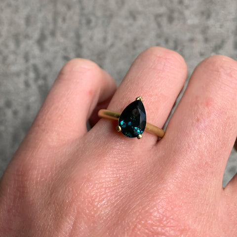 Harvest Pear Teal Parti Sapphire Ring