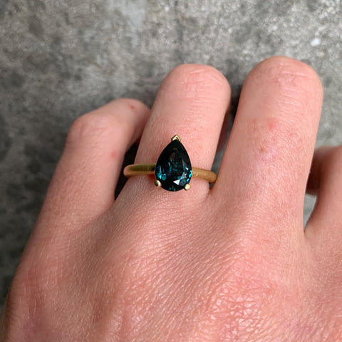 Harvest Pear Teal Parti Sapphire Ring