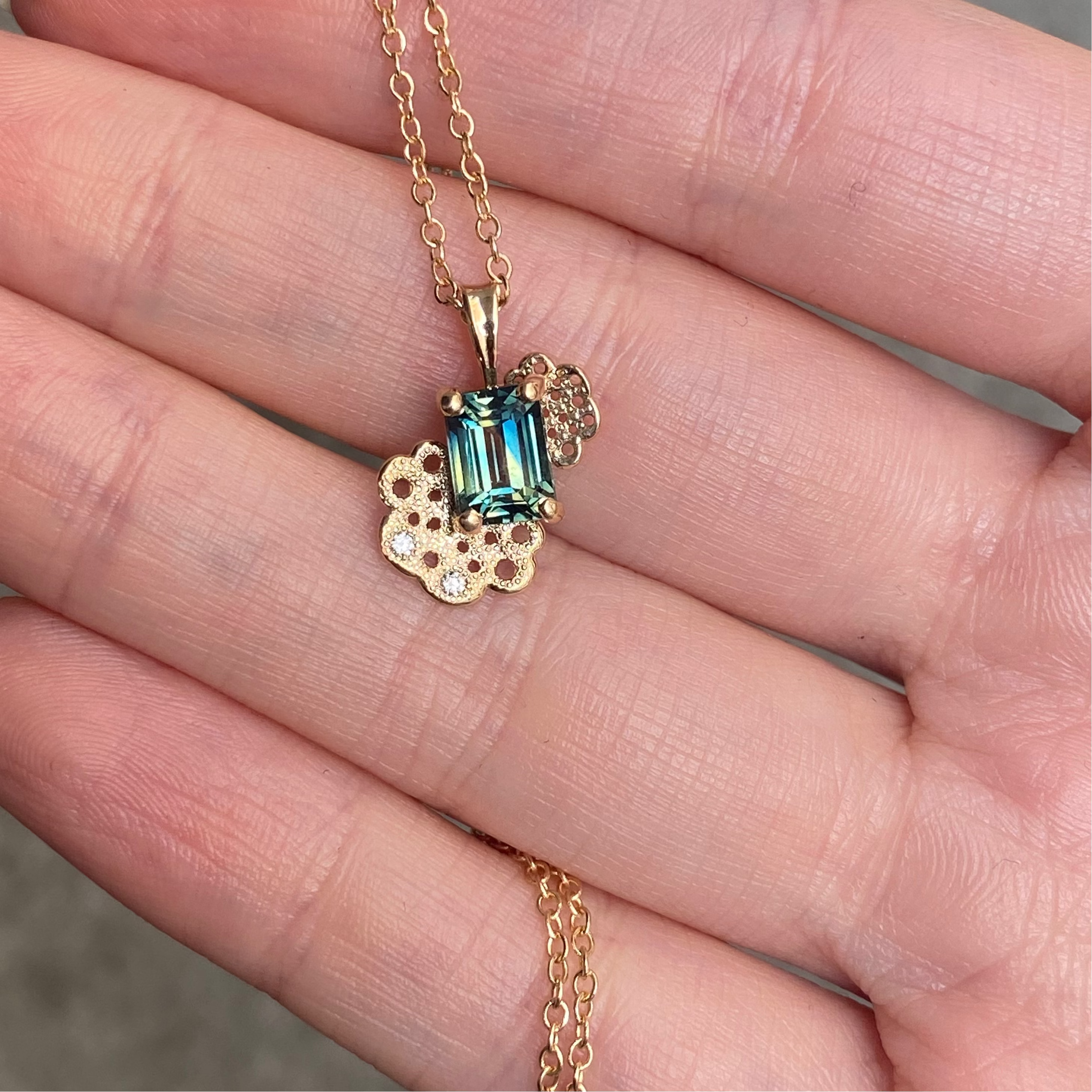 Auric Arc Parti Sapphire Pendant