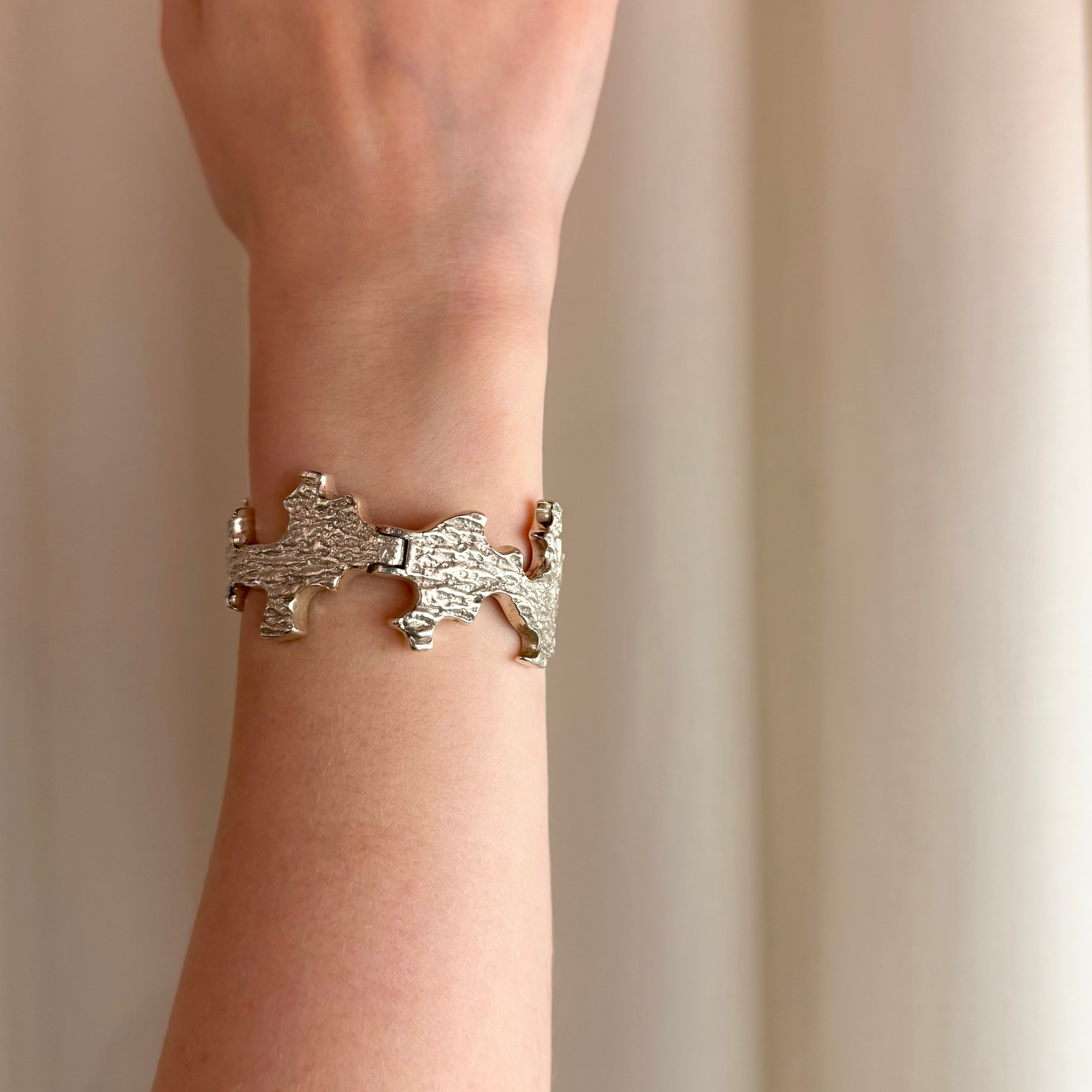 Cut Out Cuff With Hinge