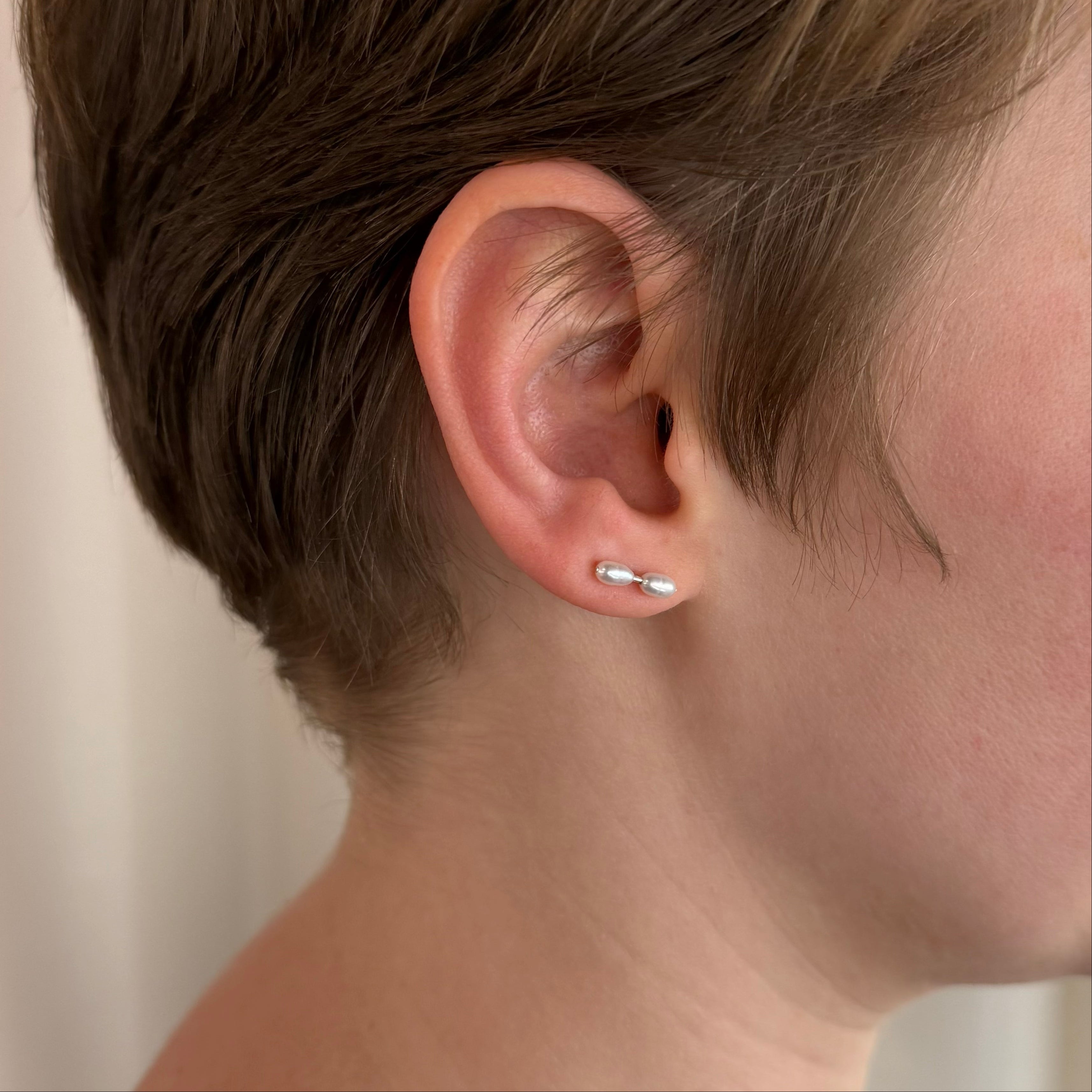 Siren Baroque Pearl Mini Long Earring (Single)