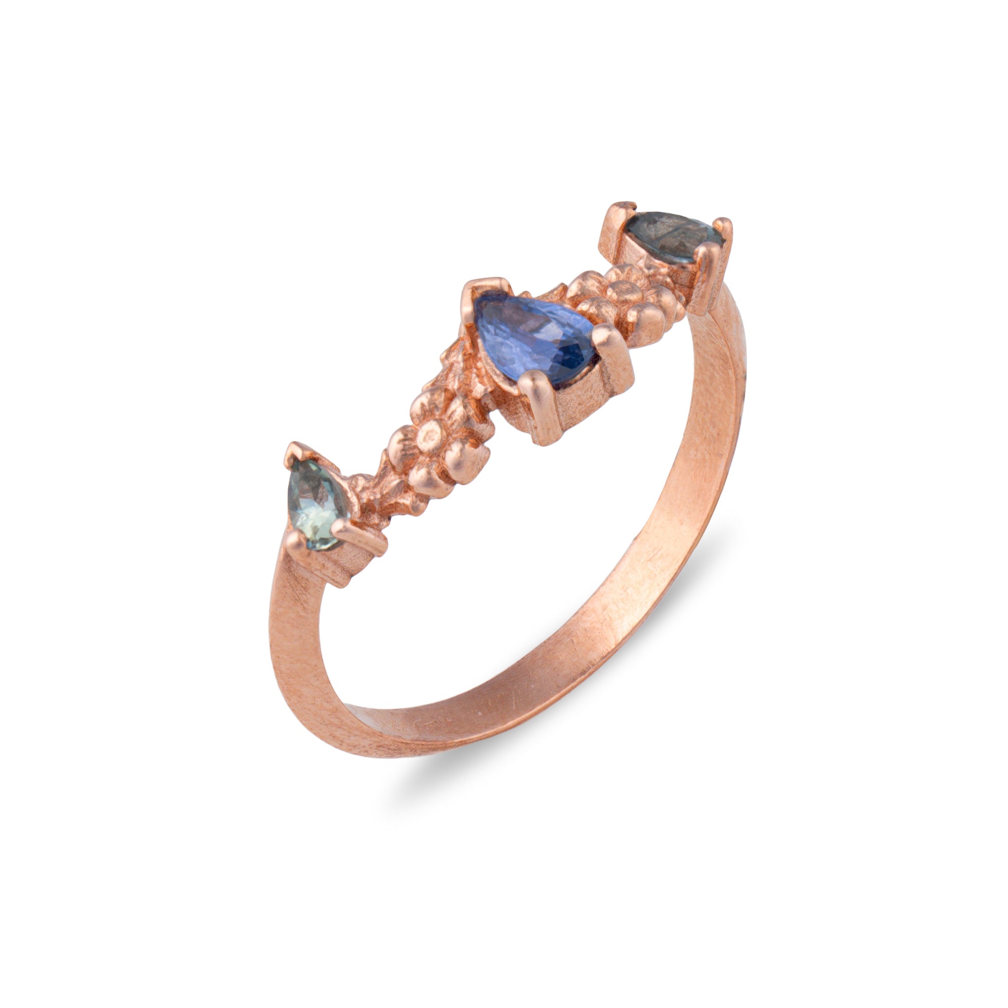 Garland with Three Sapphire Ring