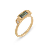 Petite Plateau Ring