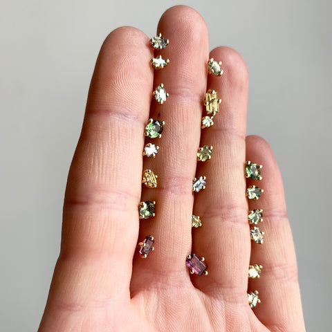 4 Claw Sapphire Stud Earrings (Single)