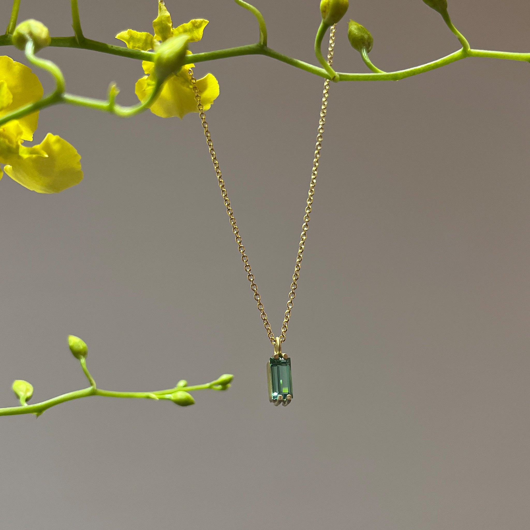 Invisible Pendant