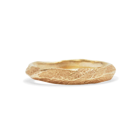 Continuum ring by Michaela Pegum